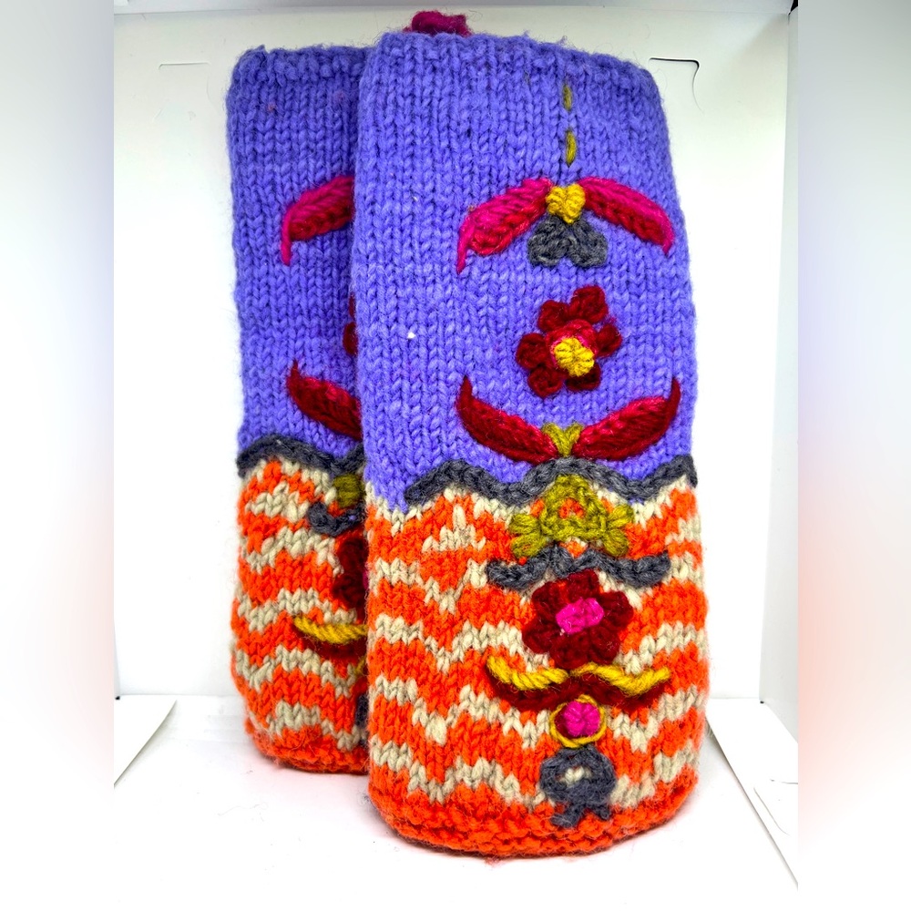 NWT Hat and Gloves Set - French Knot 100% Wool and Mohair in Meadow Pattern